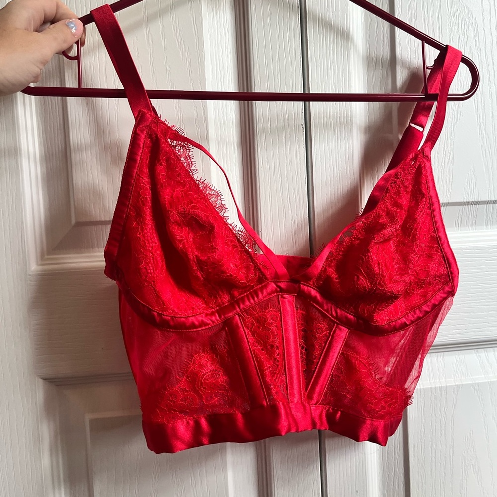 Victorias Secret Very Sexy Unlined Lace Bralette